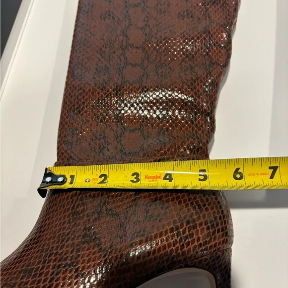 Beautiful never worn BCB generation brown snake pony toe boots - Picture 8 of 9